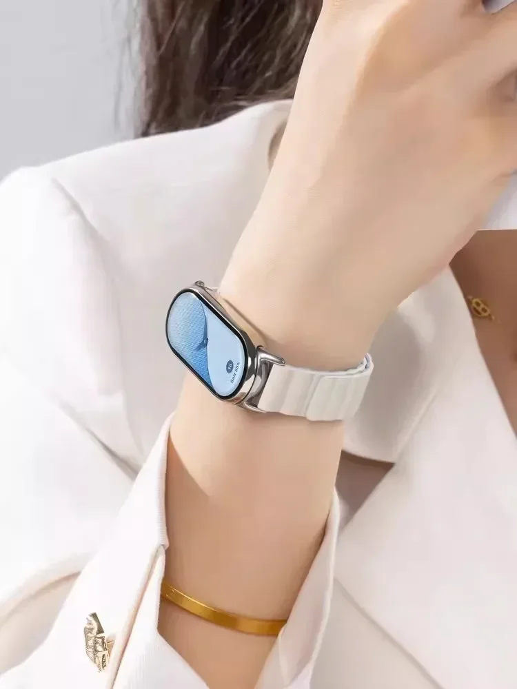 حزام مغناطيسي من السيليكون لساعة Xiaomi Mi Band 8 9 سوار معصم رياضي لساعة Xiaomi Miband 9 8 ملحقات سوار الساعة