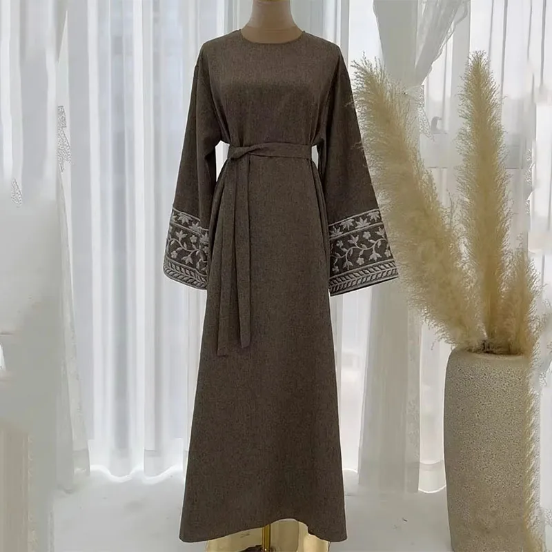 

Chic with Free Belt High Quality Muslim Maxi Robes Elegant Eid Ramadan Islamic Clothing Flower Embroidered Islam Abaya for Women