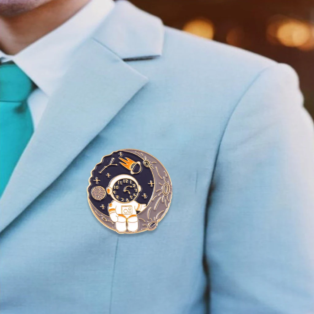 Cute Astronaut Brooch DIY Collection Alloy Lapel Pins Space Badge Enamel Pin for Backpack Kids Girl Men Halloween Decoration