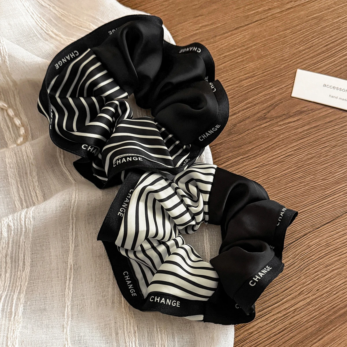 1 STÜCK High-End gestreifter Spleißen Dickdarm Scrunchie, weiblich 2025 neues Haargummi langlebiger niedriger Pferdeschwanz-Haarschmuck