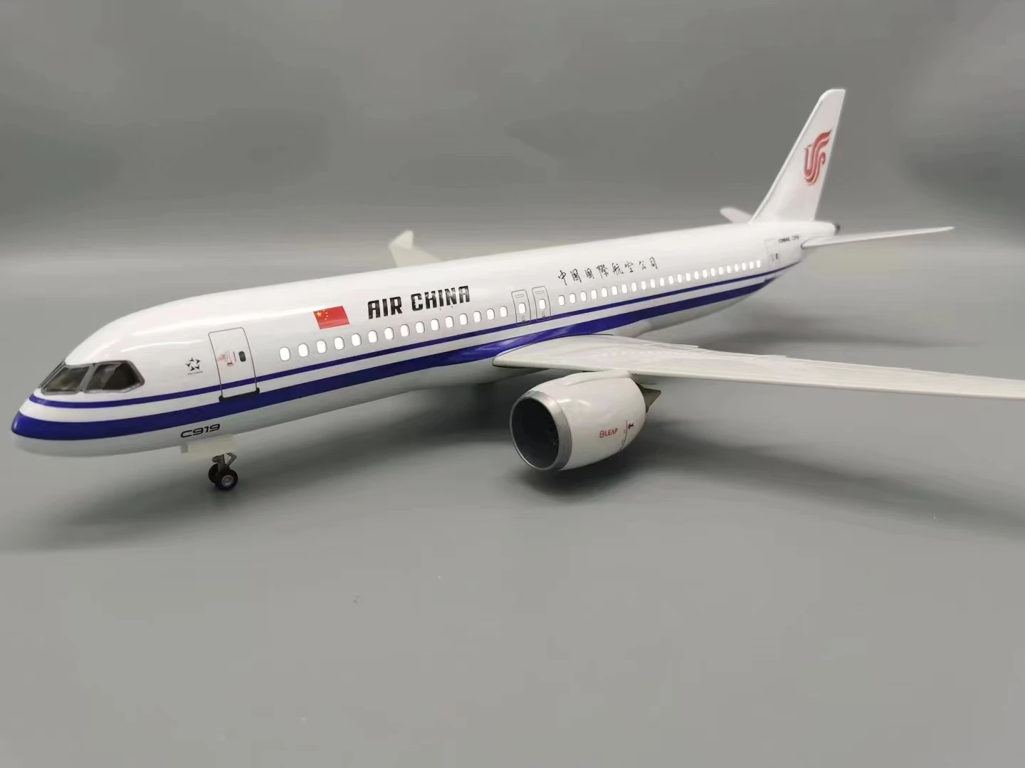 Home decor 47CM Scale model China International Airlines C919 Resin Model Plane with Stand for Aviation Enthusiasts Collected