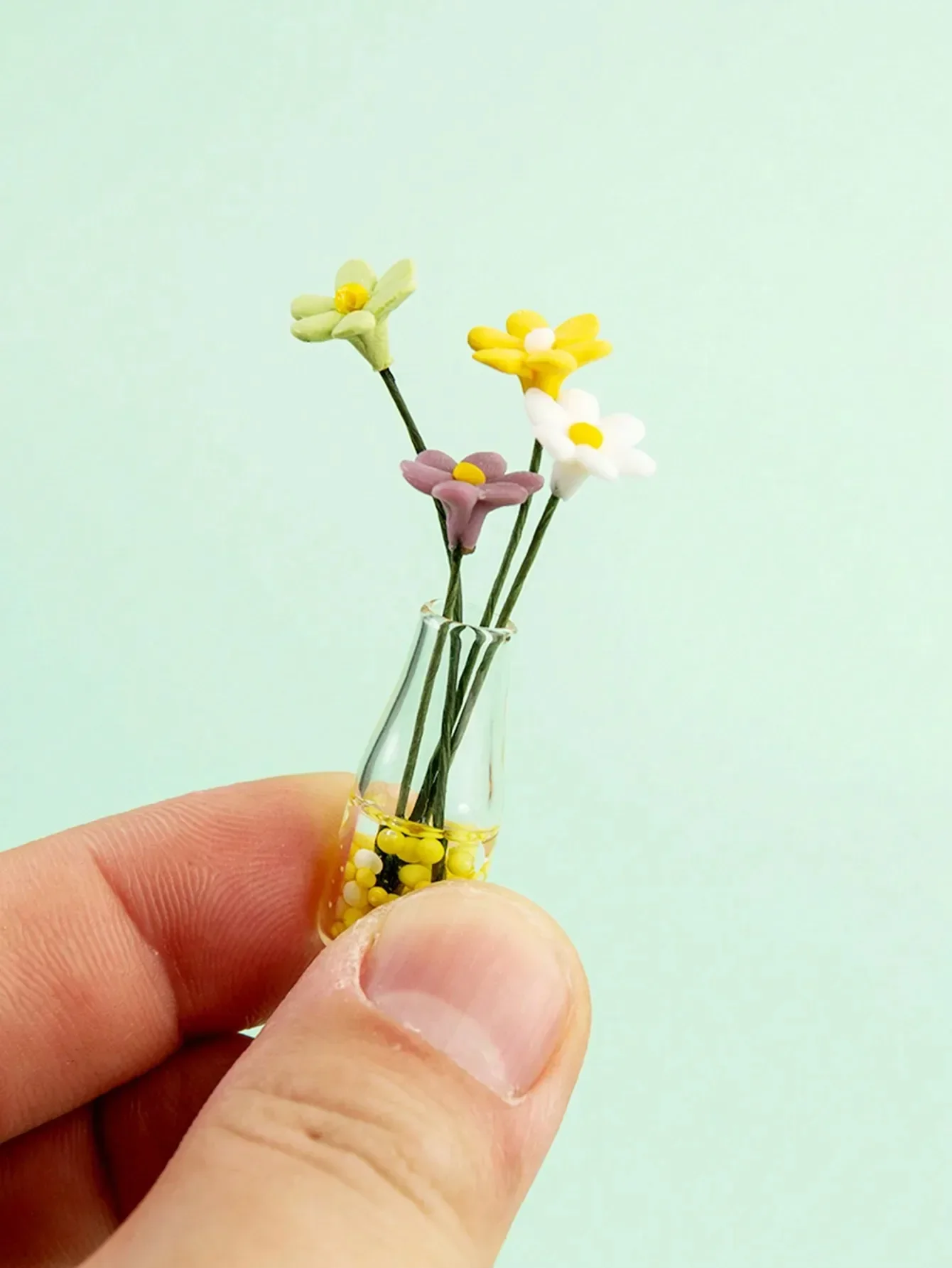 1:12 Dollhouse Mini Glass Vase With Flowers Tiny Floral Ornament Home Interior Craft Findings