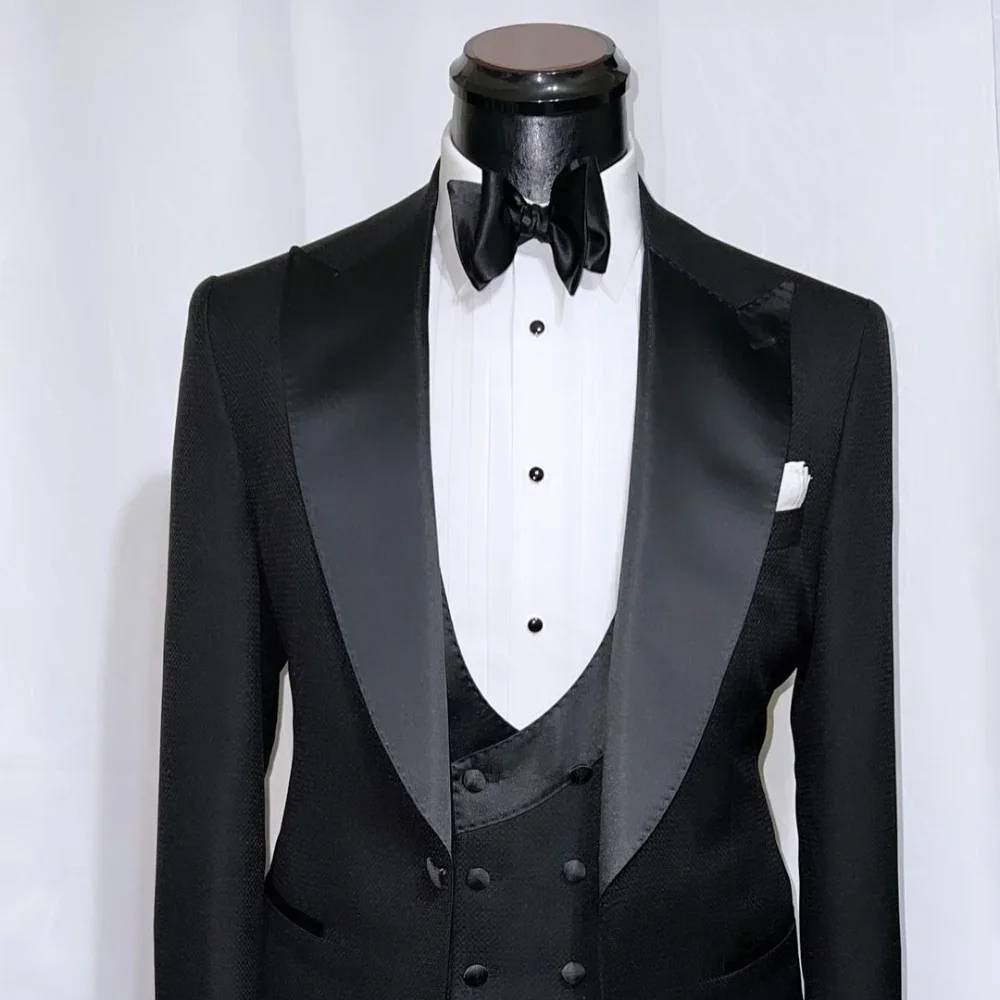 Black Men Suits 3 Piece Fashion Single Button Satin Peak Lapel Tuxedo Slim Fit Party Groom Wedding Formal Elegant Costume Homme