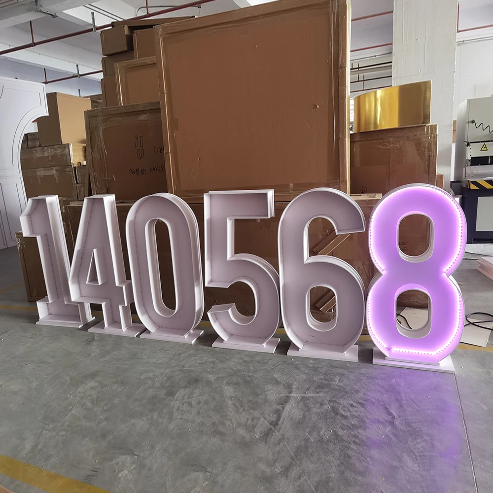 Lettere LED RGB Giganti Person - Light Up Letters Marquee recensione e prezzo