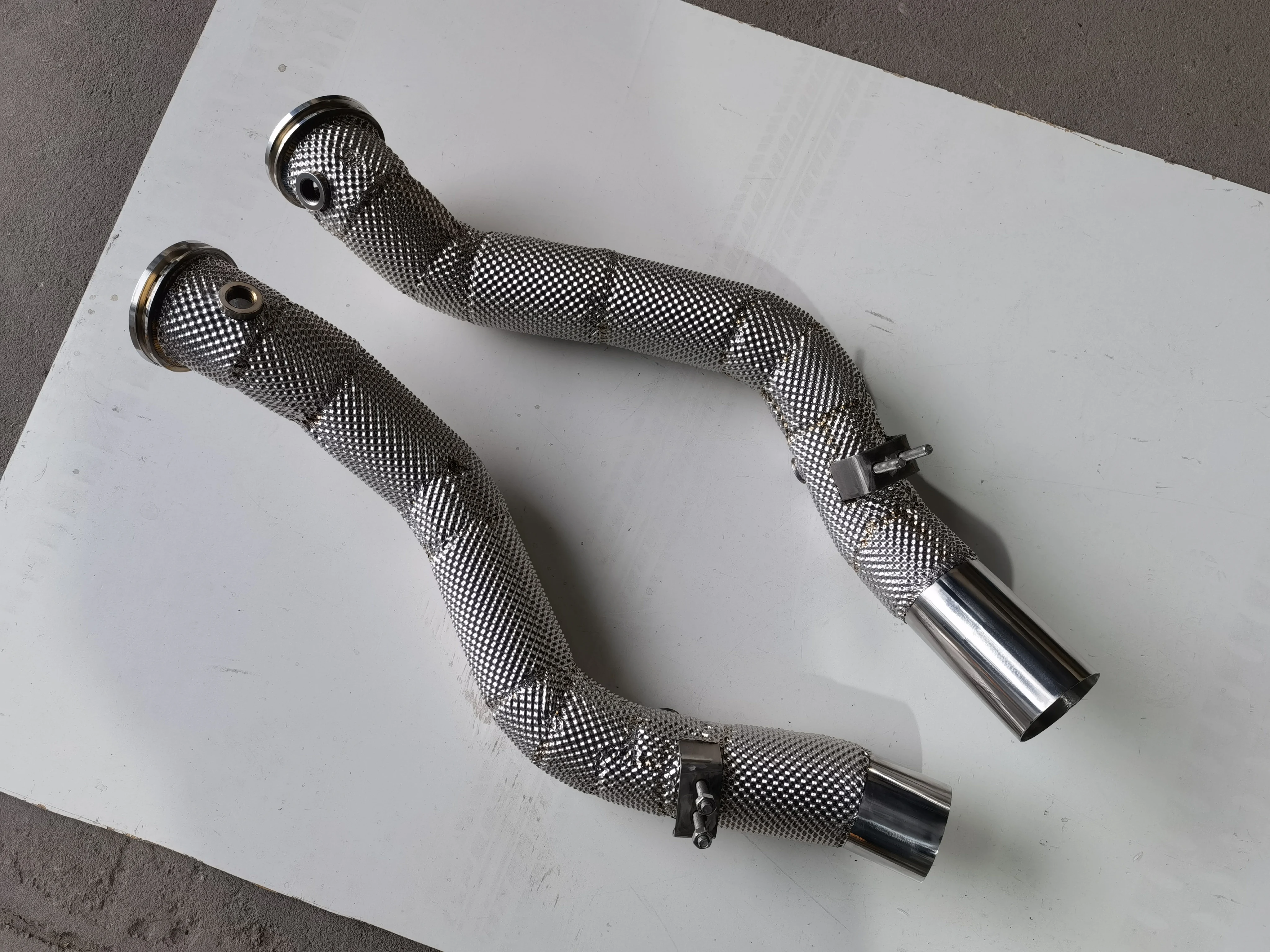 ACE Bestseller Freifluss-Downpipe aus SUS304 für Maserati Ghibli Levante Quattroporte SQ4 3.0T mit Hitzeschutzband – Detail 14