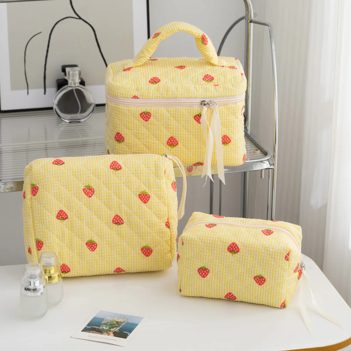 S/M/L Cute Strawberry Cosmetic Bag Large Capacity Portable Storage Bag Student Handheld Makeup Bags Travel Cosmetic Organizer