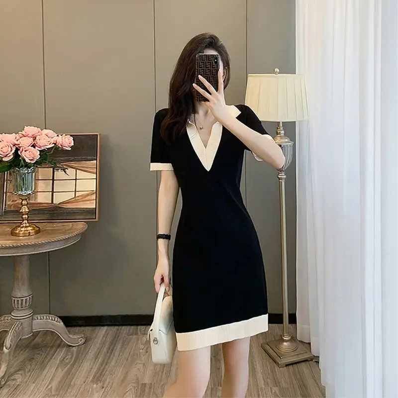 폴로 칼라 대비 니트 원피스, 여름 슬리밍, 프렌치 반팔 A 라인 스커트, 기질 2024 신상 