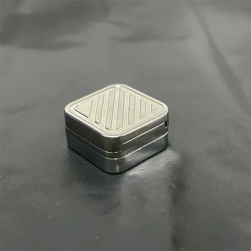 

Triple Mini Pusher EDC Metal Pusher Fingertip Gyro Reduced Version Press Toys Triple Runway