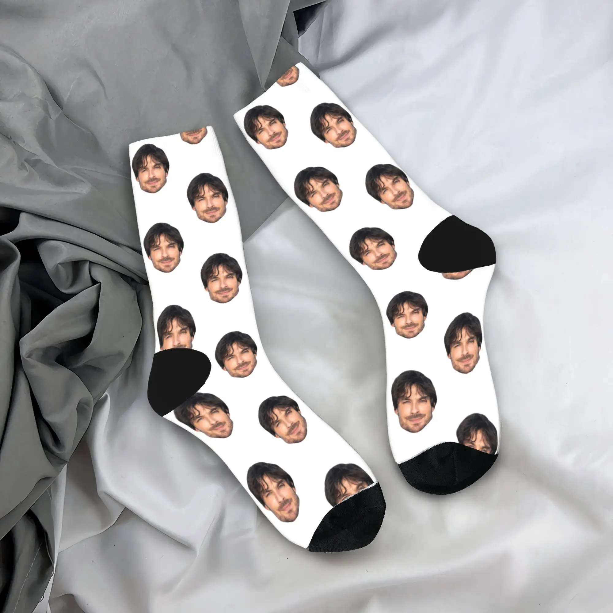 Coole Ian Somerhalder Damon Salvatore Sportsocken Polyester-Mittelrohrsocken für Unisex, schweißabsorbierend