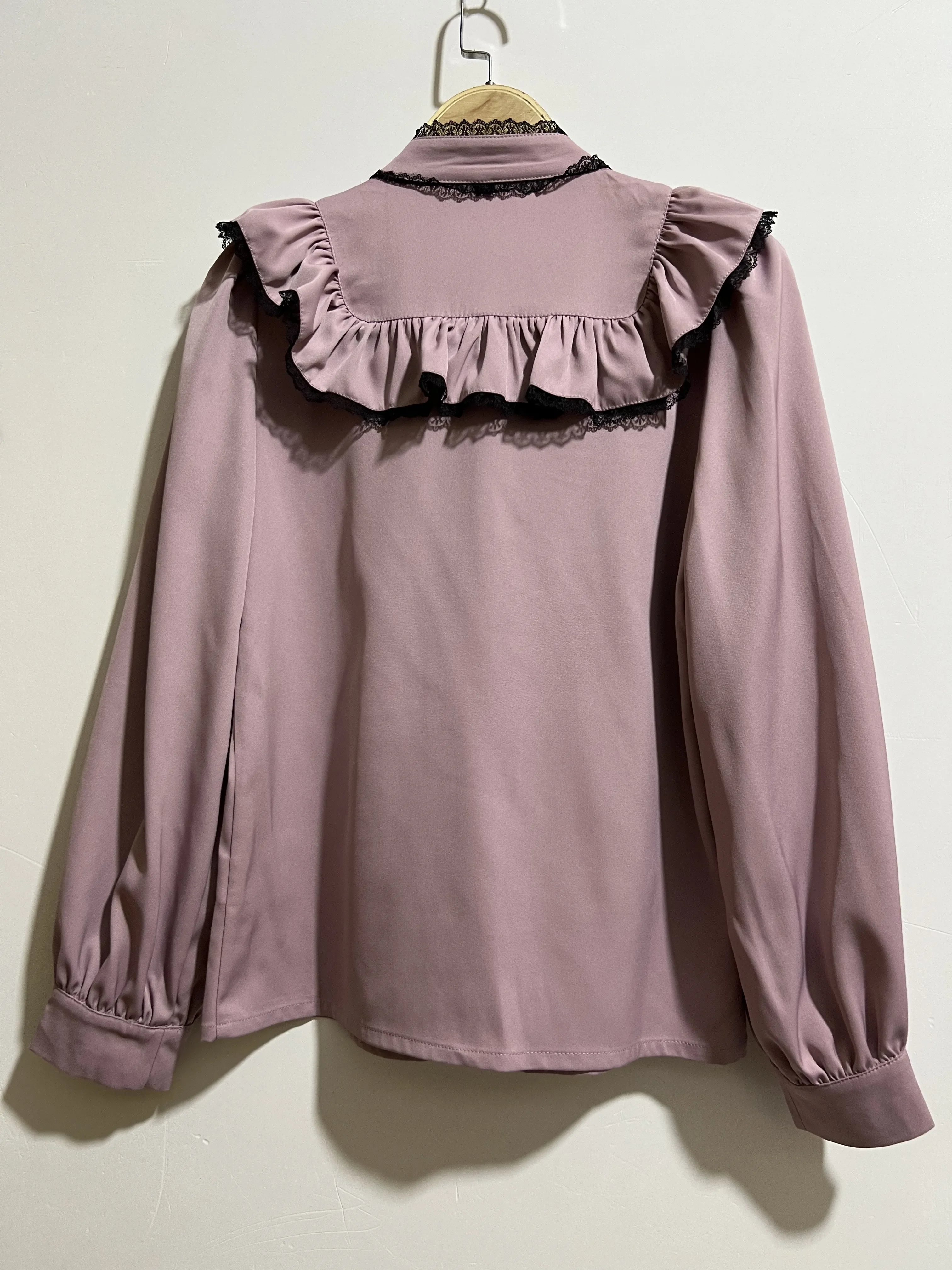 Imagem -05 - Blusa Rosa com Renda para Mulheres Camisa com Estampa com Gola Borboleta Produção em Massa Tops Doces Lolita Série Mina Primavera e Outono 2023