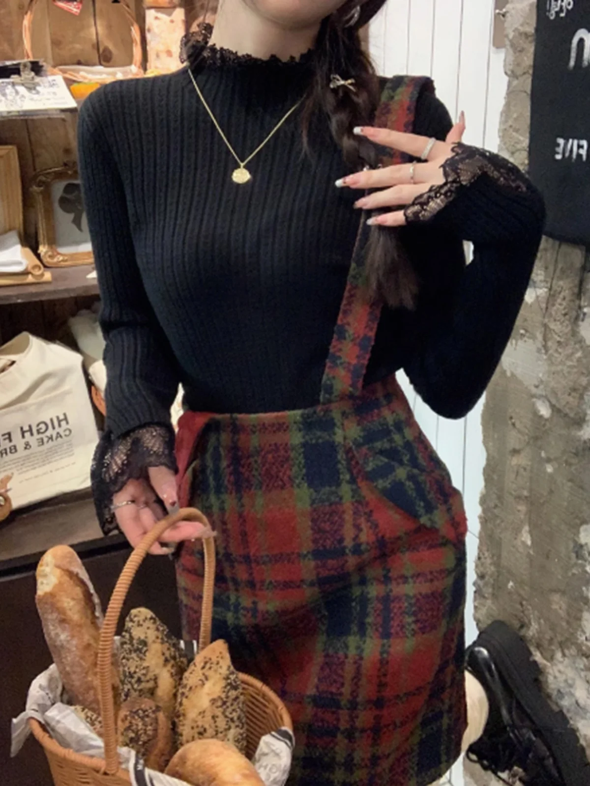 الخريف الشتاء الإناث طويلة الأكمام متماسكة المرقعة الدانتيل سترة الياقة المدورة نحيل مطاطا محبوك البلوفرات النساء بلون القمم