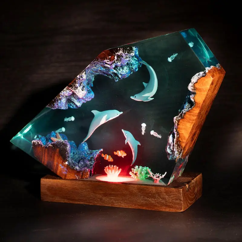 

Creative Resin Miniature Seabed Orgamism Shark Turtle Dolphin Epoxy Figurines Diver Home Table Decorative Glow Night Light Gift