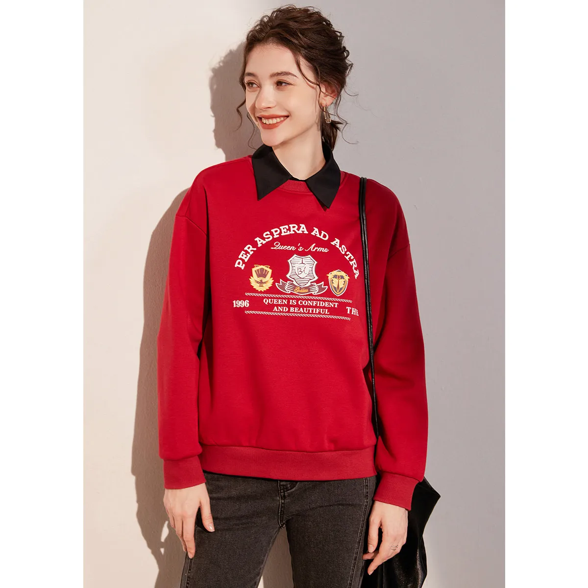 LOUIS YAO 2025 Winter Thick Velvet and Contrasting Color Design Micro Elastic Round Neck Letter Printed Women's Hoodie