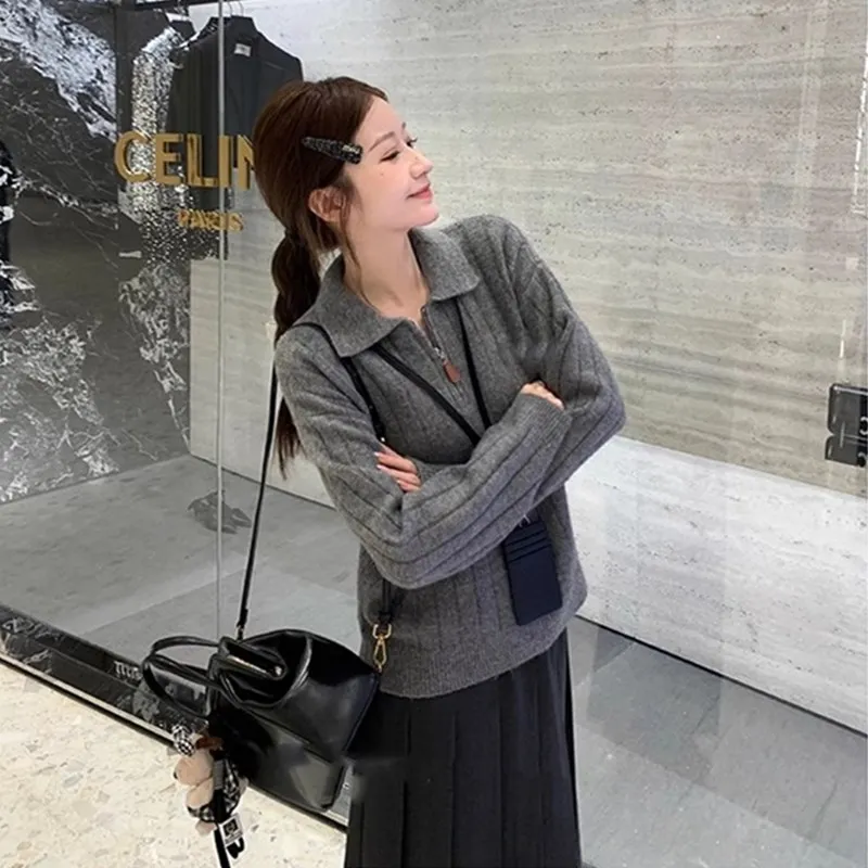 High-grade pit-pattern semi-zipper polo sweater sweater with autumn and winter slack top looks soft and waxy.