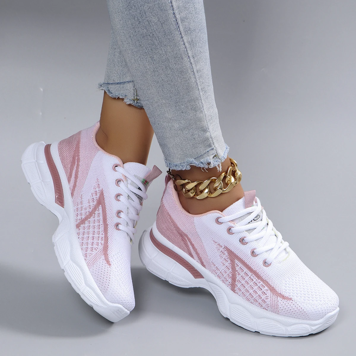 Spring new women\'s sports shoes, fashionable, breathable, lightweight, non-slip, wear-resistant, casual sports shoes, flat shoes