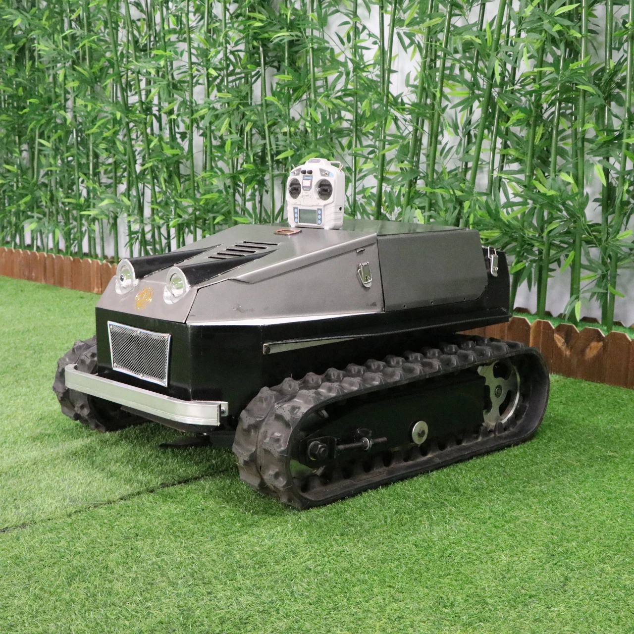

Customized remote control lawn mower, all terrain tracked slope lawn mower, orchard lawn mower, farm weeding