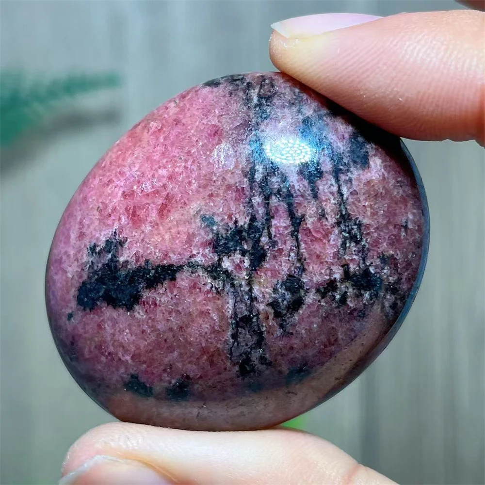 

Crystal Natural Palm Rhodonite Red Stone Quartz Crystal Natural Energy Reiki Mineral Stone Ornaments Specimen Feng Shui Room