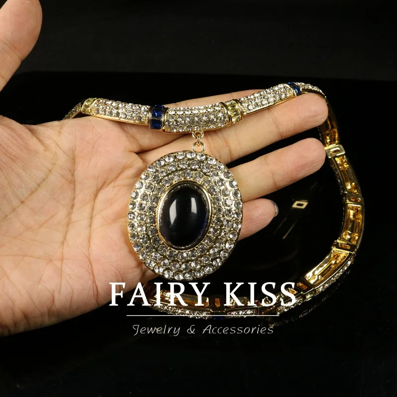 heavy industry elegant palace-style pendant necklace luxurious pavé diamond-encrusted necklace versatile dinner dress