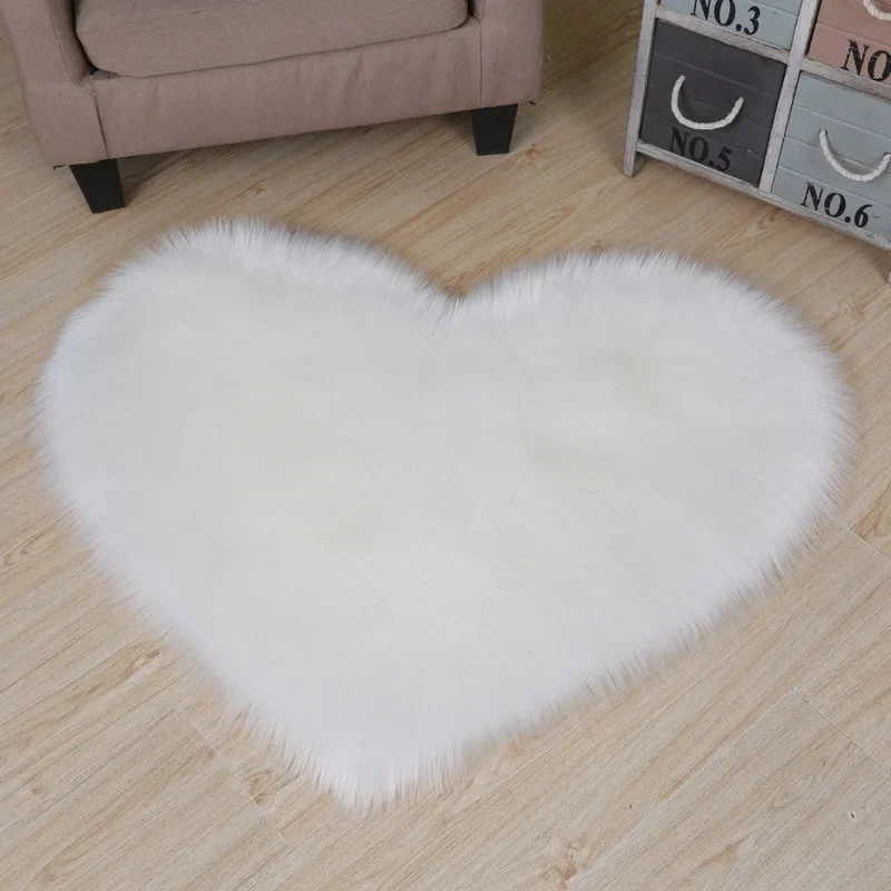 Irregular Heart Plush Carpets Bedside Soft Sweet Anti-slip Living Room Bedroom Floor Sofa Universal Washable Home Decor Doormat