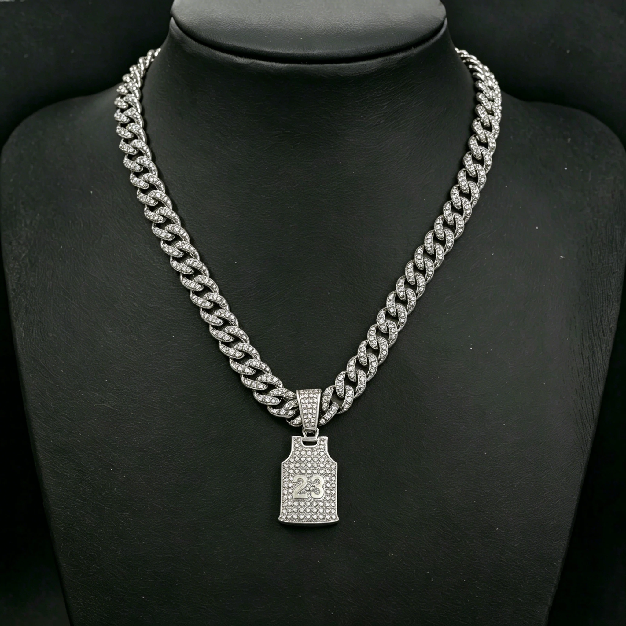 1 No. 23 jersey pendant necklace, a men's necklace from a legendary player in hip-hop punk style