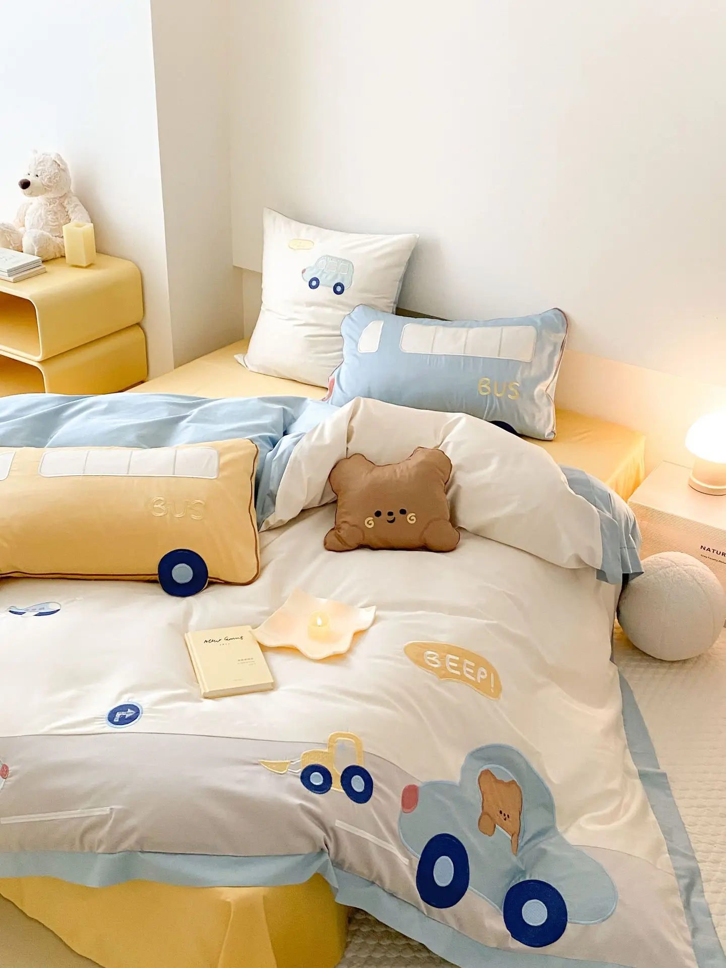 

spring and autumn cartoon embroidered cotton bed linen four-piece set Cute childrens room three-piece cotton quilt cover bedding