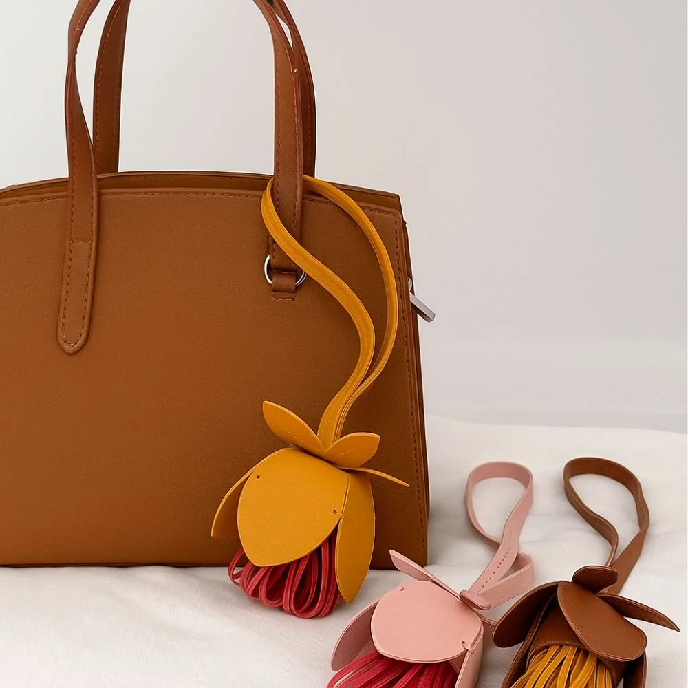 Multi-color Hanger Flower Pu Leather Pendant Car Keyring Cartoon Leather Keychain Creative Fashion Bag Pendant Men