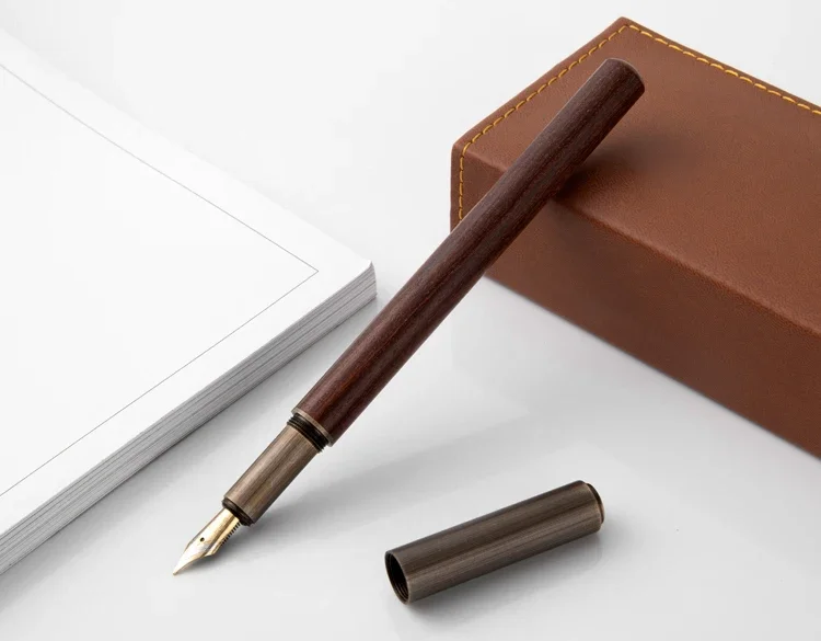 Luxuriöser Retro-Holz-Bronze-Füllfederhalter für Büro, Business, Schreiben, Kunst, Kalligraphie, Tintenstifte, 0,5 mm, für Schüler, Studenten, Schreibwaren, Geschenke – Detail 6