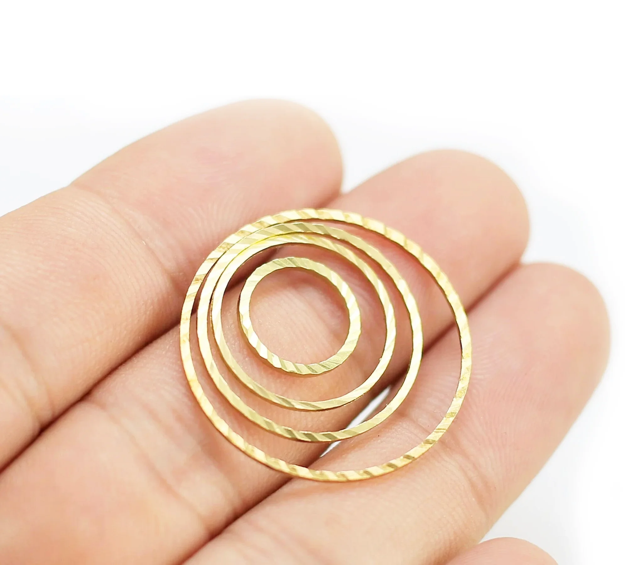 30 szt. Koronkowe Okrągłe Zawieszki do Kolczyków, Okrągłe Łączniki, Surowe Mosiężne Elementy, 10mm 12mm 15mm 18mm 20mm 30mm 35mm, Materiały do Wyrobu Biżuterii