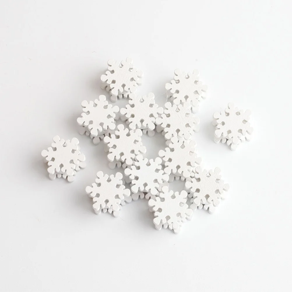 50 ชิ้นเกล็ดหิมะลูกปัด DIY เครื่องประดับหลวมกระจัดกระจาย Charms Multilayer Board หัตถกรรมไม้สําหรับงานฝีมือ Garland