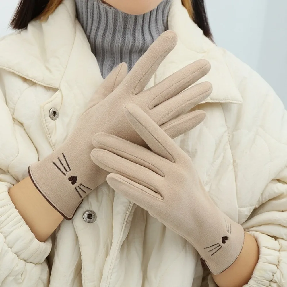 

New Plush Winter Gloves Touchable Screen Full Finger Driving Mittens Warm Cute Cat Embroidery Touch Screen Gloves Women