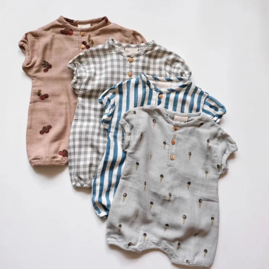 

Детский комбинезон 2026: Новая коллекция весна-лето для мальчиков и девочек, милый комбинезон в иностранном стиле с круглым вырезом и треугольным принтом