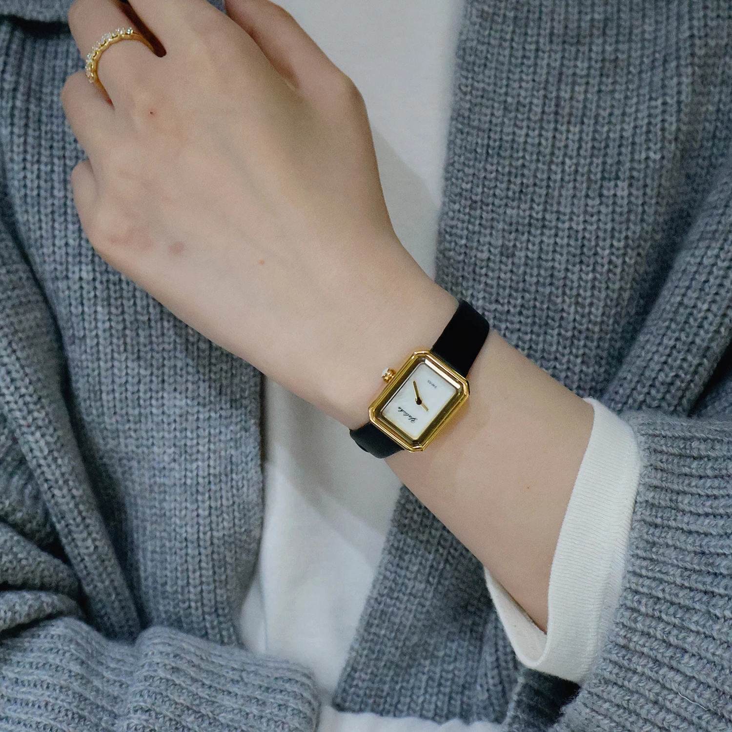 Relógio Feminino Pequeno Preto - Luxury Watch Level avaliação e preço