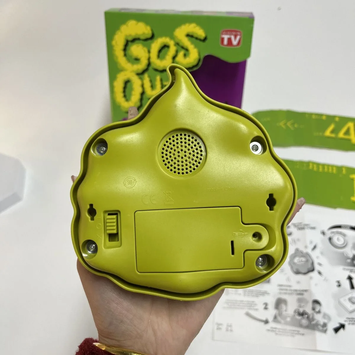 Kids' EQ Training Cards: Fart-themed social game develops expression recognition & adaptability for ages 6-12