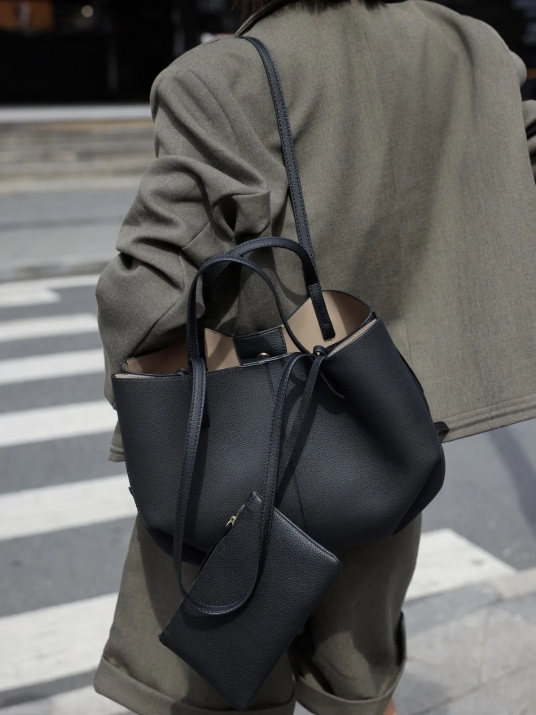 Hot Sale Head Layer Cowhide Handbag Fashion Leather Women's Bag Senior Sense Light Luxury Large Capacity Commuting Women's Bag