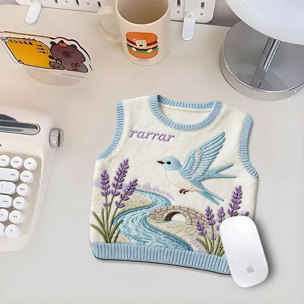 

Lavender and bird patterned interesting mouse pad, cute knitted sweater shape vest, HD printing, rubber material thickened
