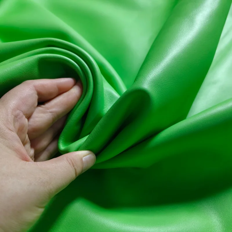 1.2mm Grass‑green Cowhide, Top‑Grain Leather, Genuine Leather Material, Handmade DIY for Decoration, Whole‑sheet Cut