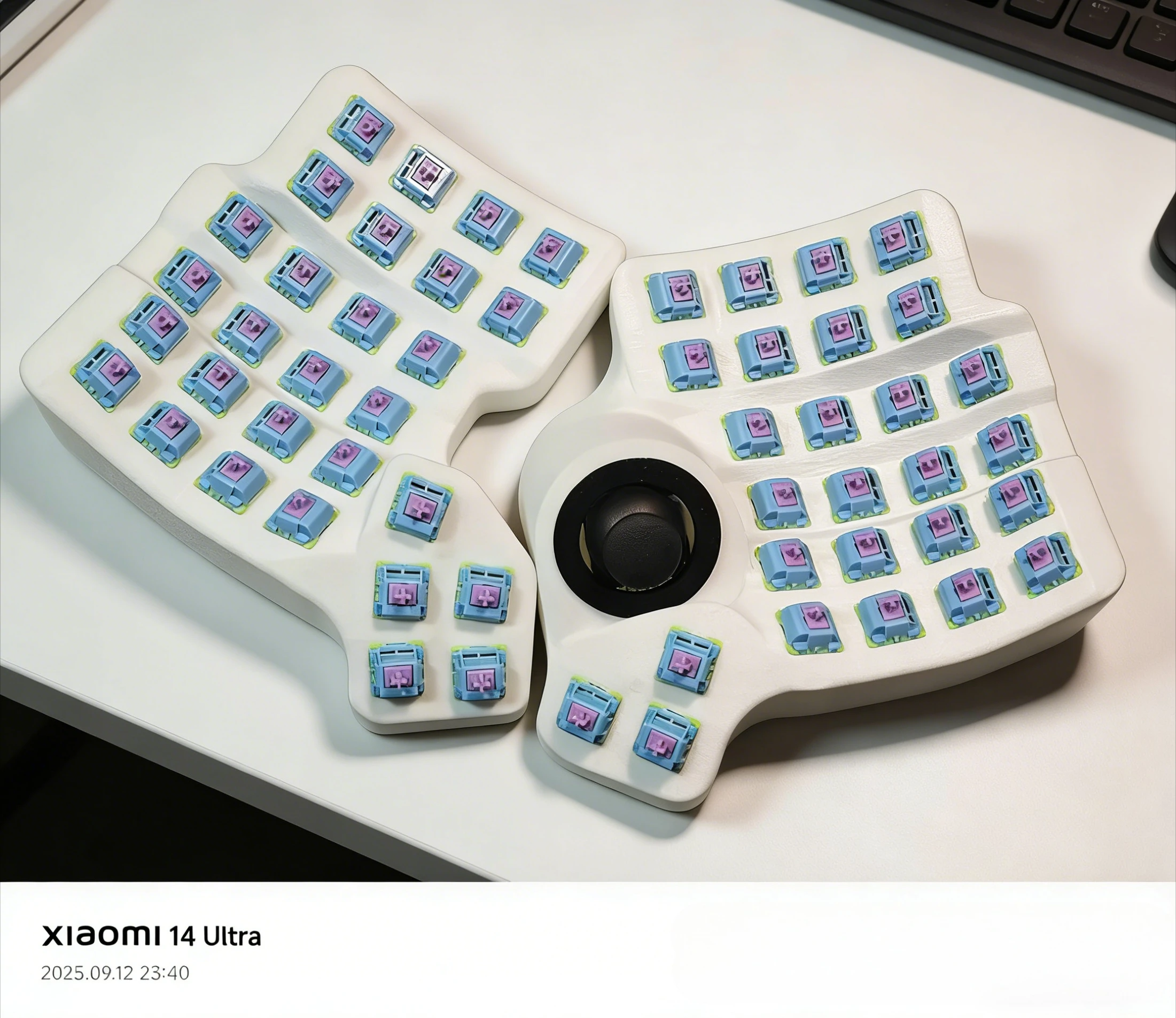 Charybids Joystick Split Keyboard Custom Wired Single-mode Hot Swap Curved Surface Support VIAL Ergonomics Mechanical Keyboard