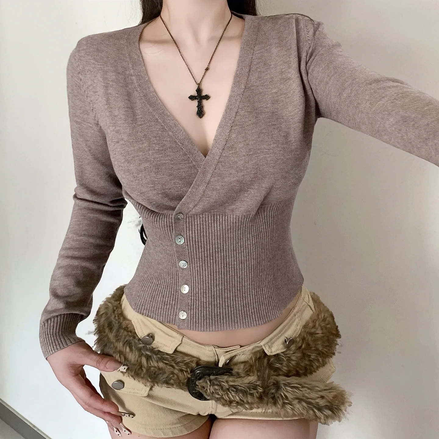 

Новый женский свитер с v-образным вырезом и запахом, осень-зима, облегающий топ с длинными рукавами и застежкой на талии, мягкий и чистый эстетический