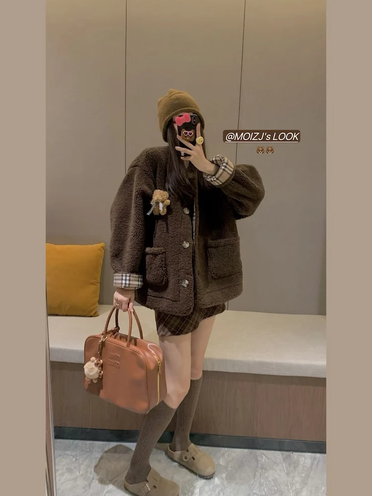 

Zhen ChunHua TaiTaiXiong ort Thiened Loose Women's Jaet Lamb Fur Coat round Ne Commute Sle Polyester Fabric