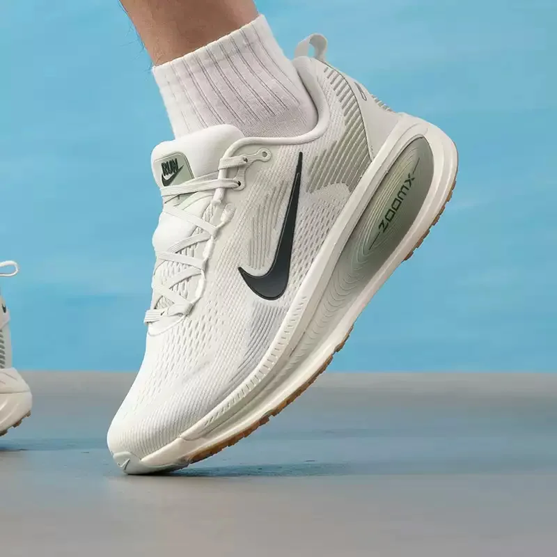Zapatillas de Running NIKE para Hombre VOMERO 18, con Amortiguación Suave y Transpirables, HM6803-020