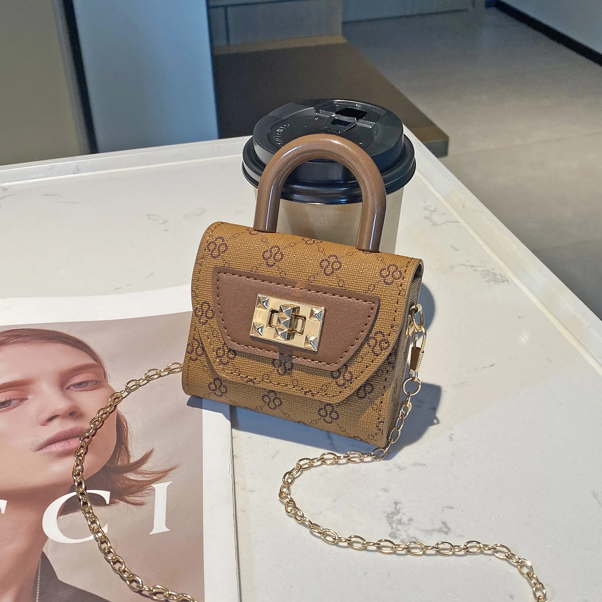 Mini Floral Textured Crossbody Handbag Tote Mini Chain Headphone Bag For Airpods 4 Pro 2 3 Holds other small items Wallet
