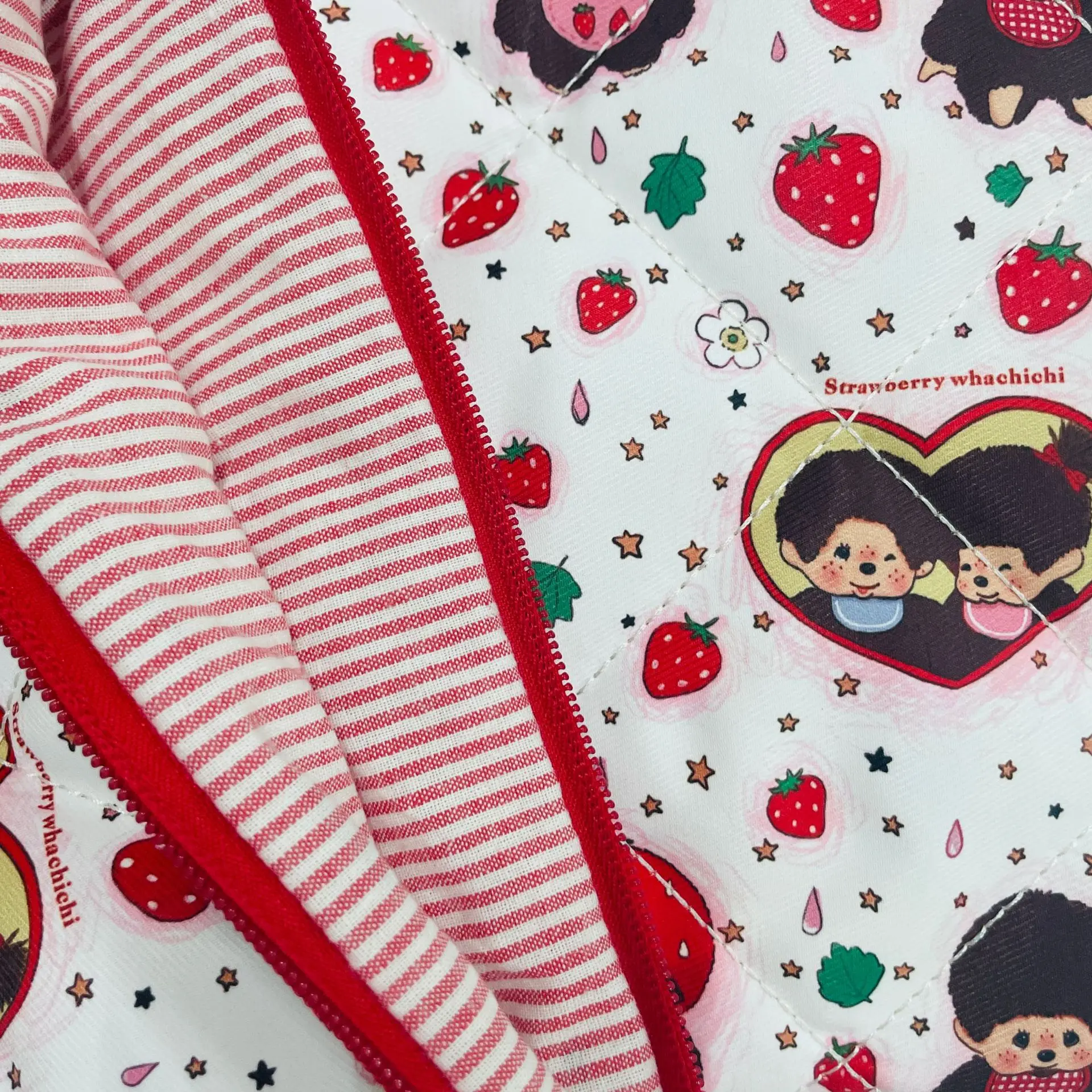 Spot Mengqiqi strawberry cartoon printed cotton jacket computer inner bag shockproof laptop protective cover storage bag gift