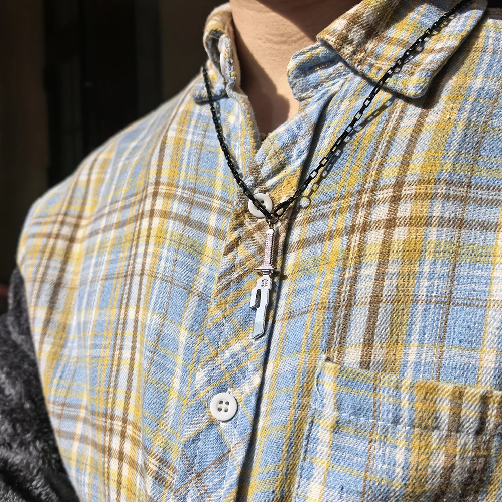 Anime Jujutsu Kaisen Fushiguro Toji Schwert-Halskette, Tianrispeil-Messer-Anhänger, Cosplay-Halsketten für Unisex, Choker-Schmuck – Detail 5