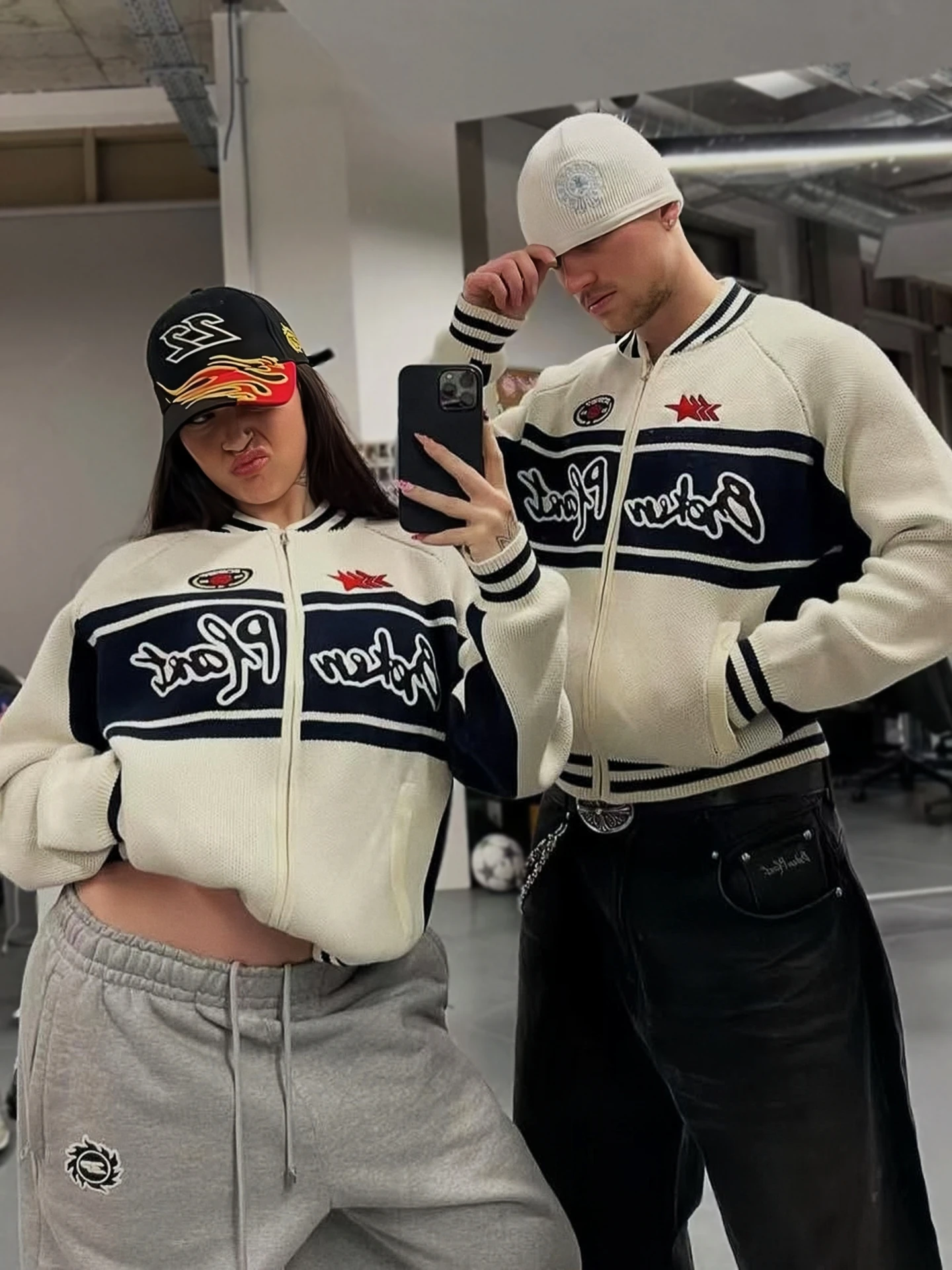 

American Street Sle Zipper Open Cardigan Knitted Sweater Letter Embroidery Knitwear Casual Loose Fit Youthful Warmth