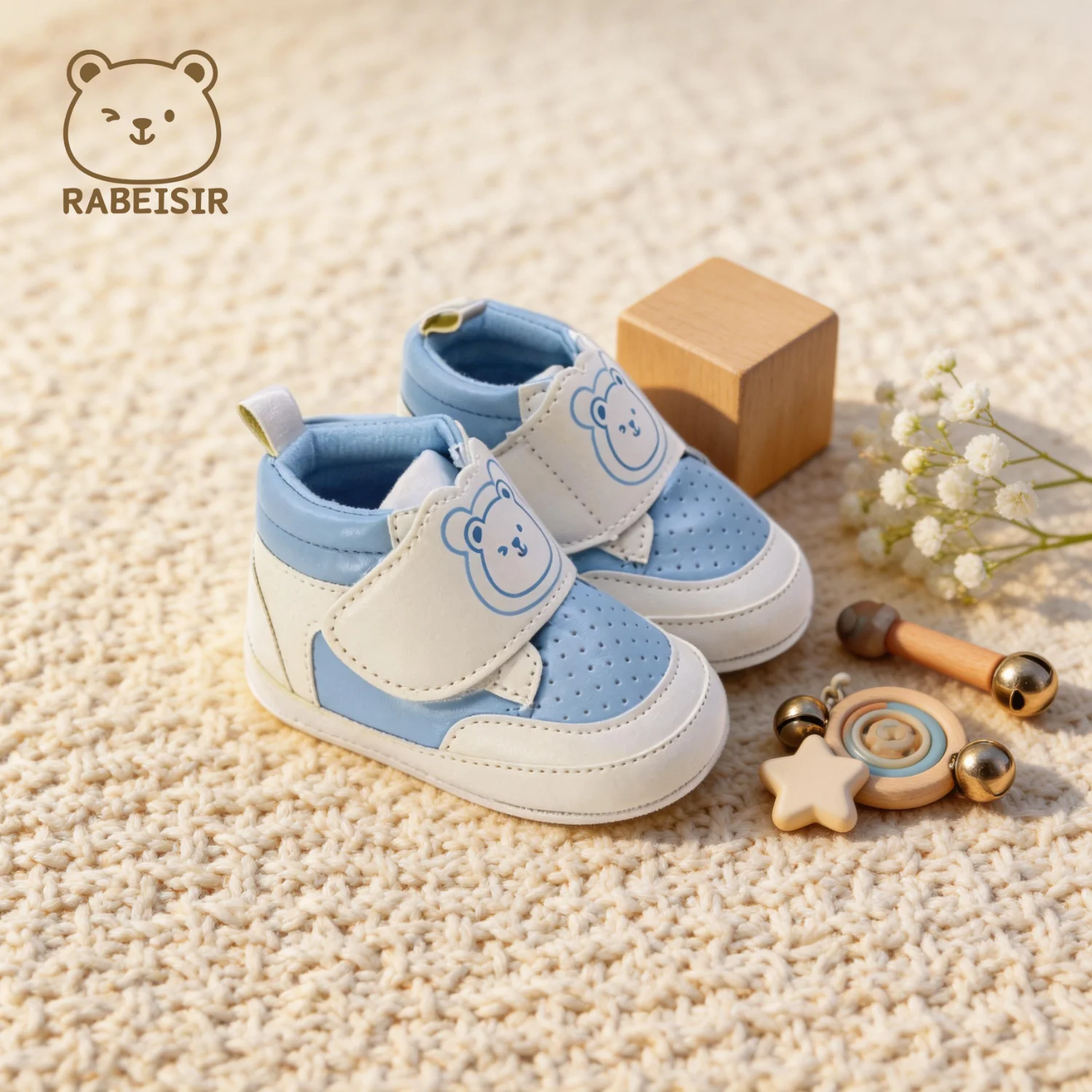 Baby Toddler Shoes with Bear Design, Large Velcro Straps, Breathable Sports Shoes, New Spring and Autumn Model for Boys, Pre-Walking Shoes