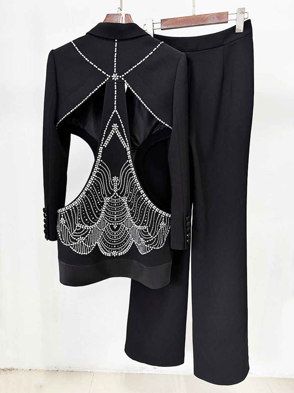 Modphy 최신 2025 가을 디자이너 정장 세트 여성 싱글 버튼 중공 럭셔리 다이아몬드 크리스탈 옷깃 블레이저 바지 세트