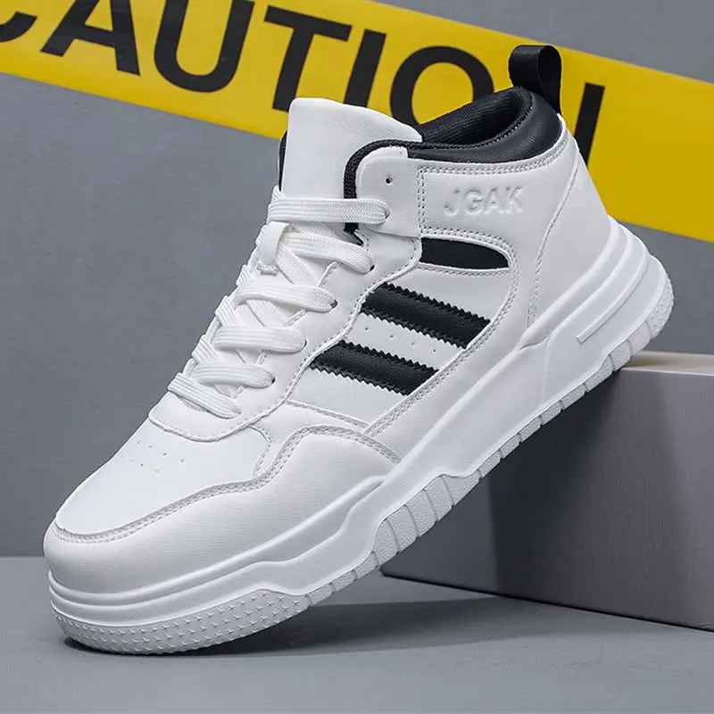 Extra Large Size New Light Skateboarding Shoes Men Breathable Sneakers Trekking Shoes Men Soft Outdoor Walking Men Size 39-50
