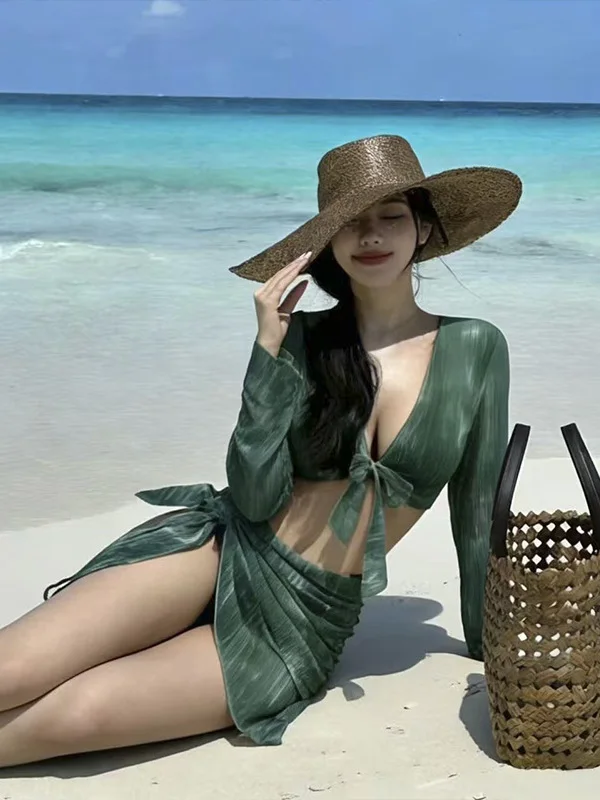 

Dopne 2026 New Holiday een High-End Long Sve Bikini Four-Piece Set Girls Onsen Swimsuit Separate Design Swimmingwear