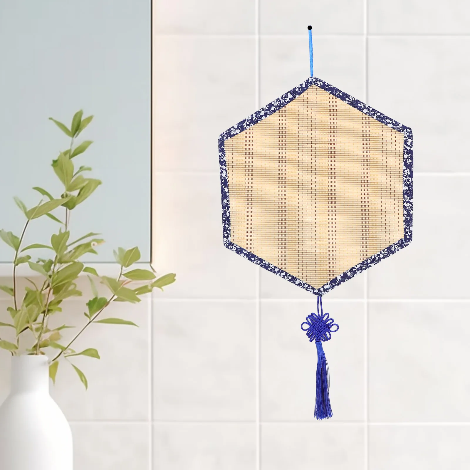 حصيرة سداسية منسوجة يدويًا من الخيزران مع حواف زهرية زرقاء عتيقة على الطراز الصيني جدار الفن لغرفة النوم وغرفة المعيشة المنسوجة