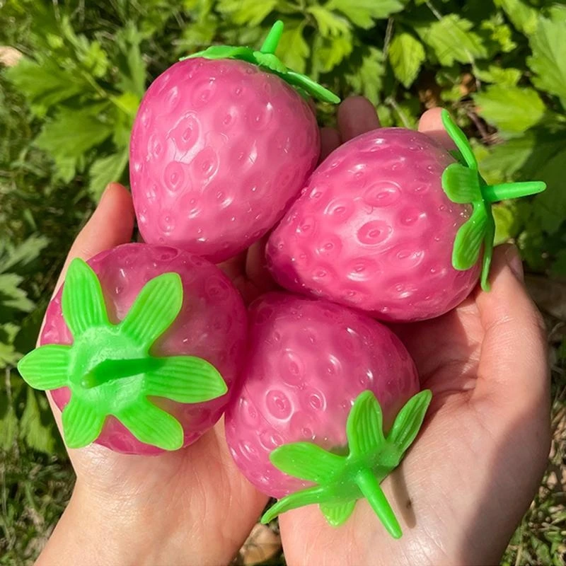 

3pcs Strawberry Toy for Party Mini Stress Relief Toy for Classroom Prize 15UB